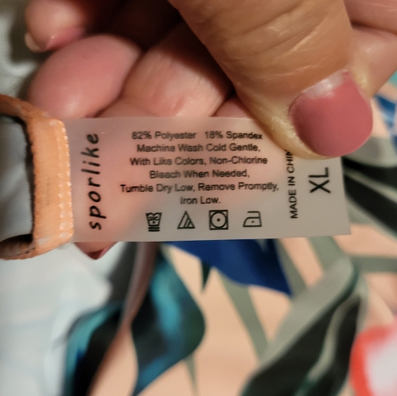 Women's Floral one-piece Swimsuit with ruffled plunging neckline size XL - Picture 11 of 13